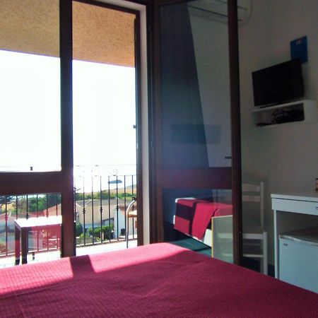 Hotel Bellavista S'Archittu الغرفة الصورة