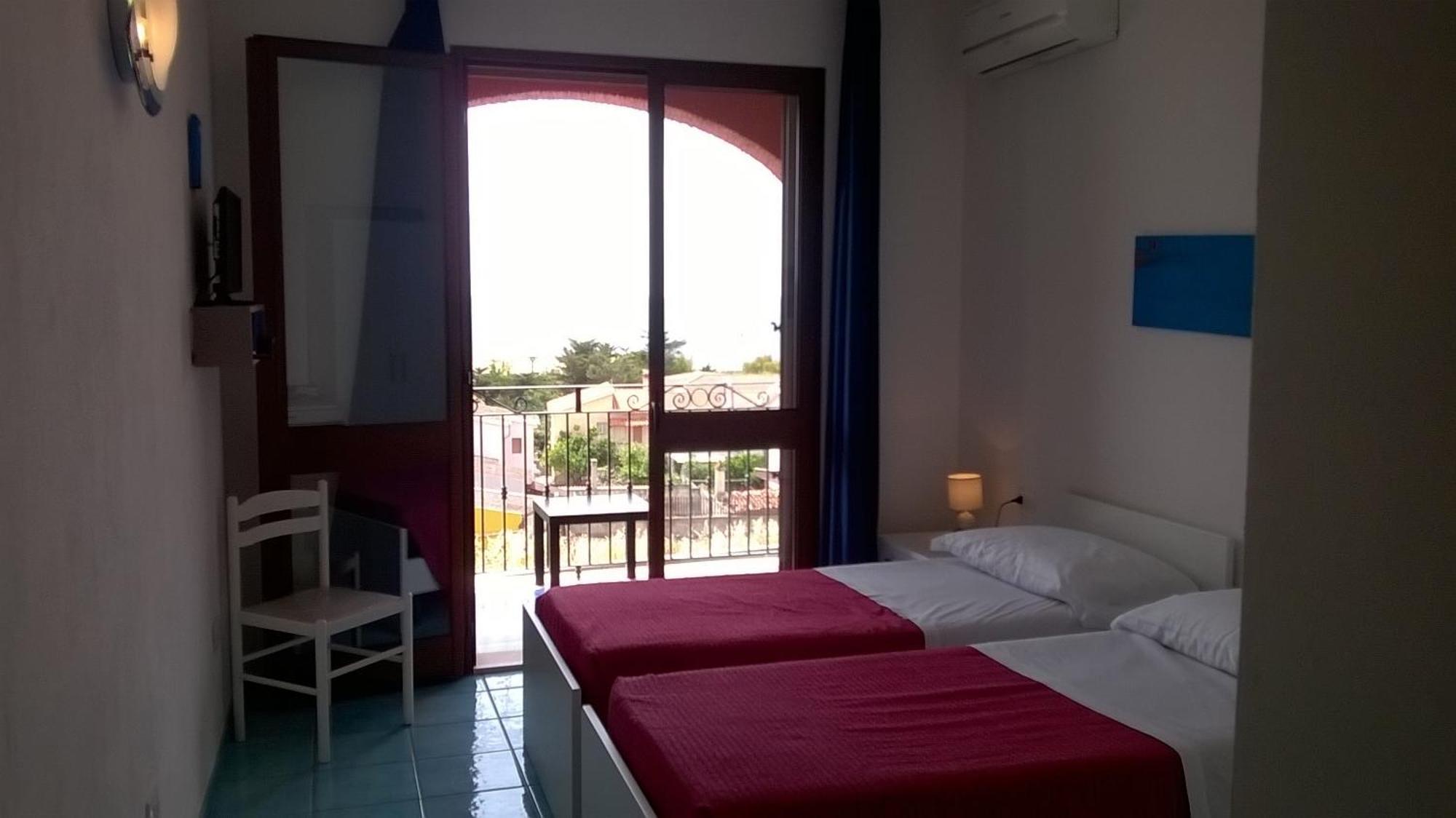Hotel Bellavista S'Archittu الغرفة الصورة