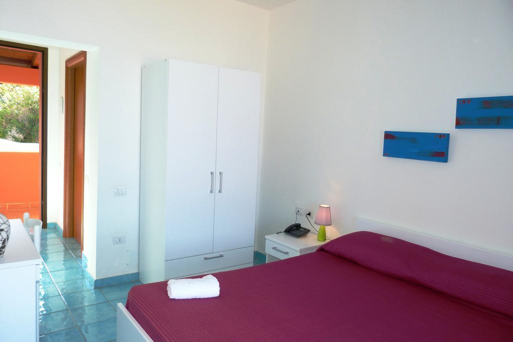 Hotel Bellavista S'Archittu الغرفة الصورة